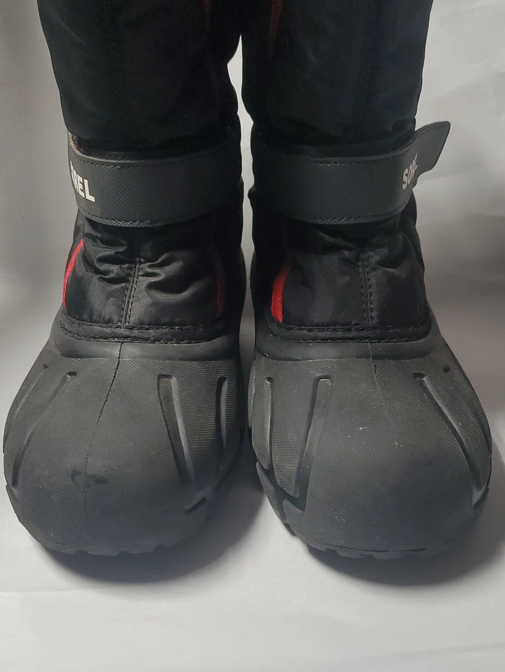 Sorel Youth Flurry Waterproof Winter Snow Boot Size 4 Big Kid Black Red